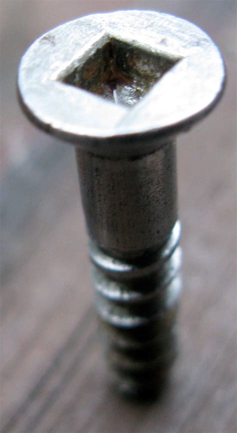 Robertson screw .